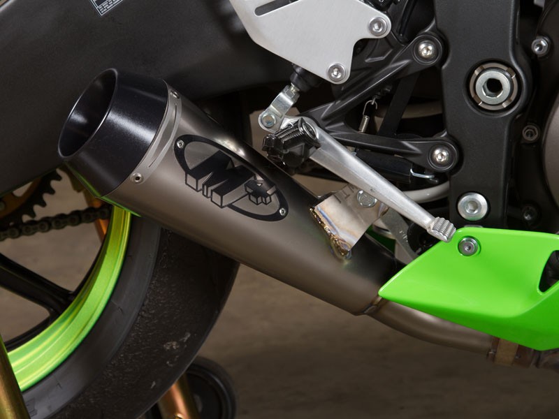 Knalpot M4 bikin raungan Ninja  ZX 6R serasa MotoGP 