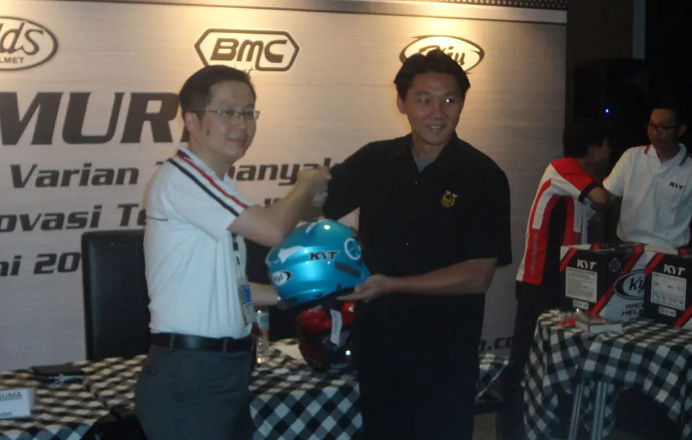 Peluncuran varian baru helm KYT, INK, dan BMC Peluncuran varian baru helm KYT, INK, dan BMC