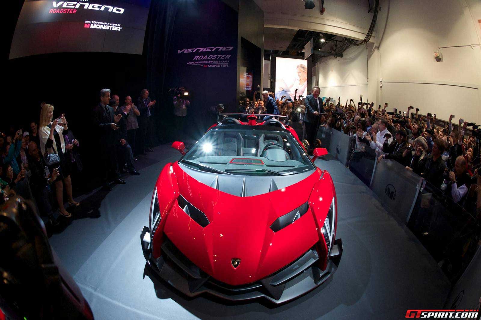 Lamborghini Veneno Roadster Duet Dengan Monster Merdekacom