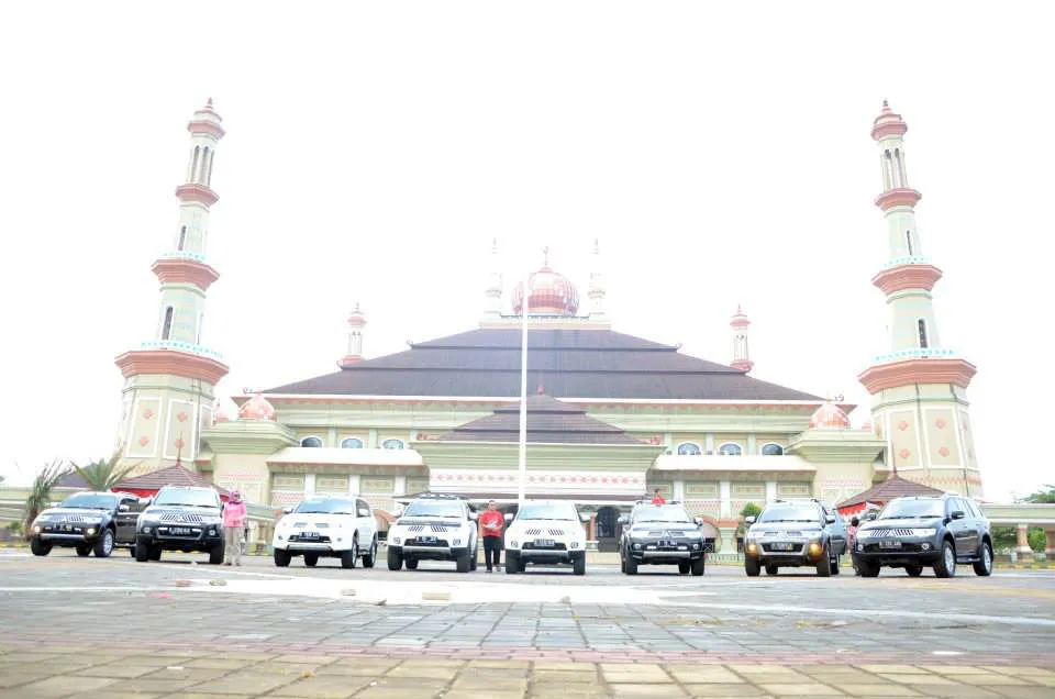 Sholat Dzuhur di Masjid Raya Al Bantani