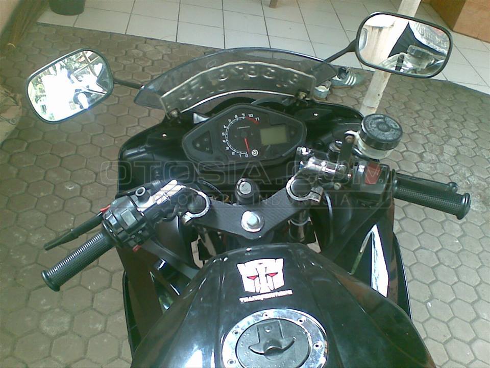 Upgrade Vixion jadi R15 tanpa ubah rangka  merdeka.com