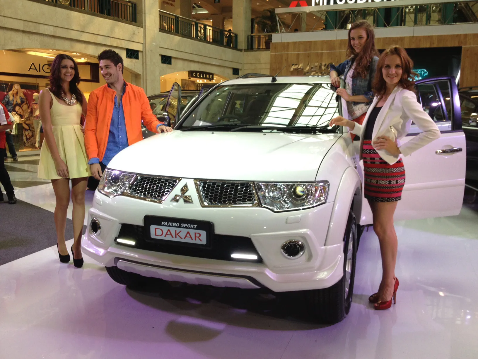 Mitsubishi Pajero Limited terbaru Mitsubishi Pajero Limited terbaru