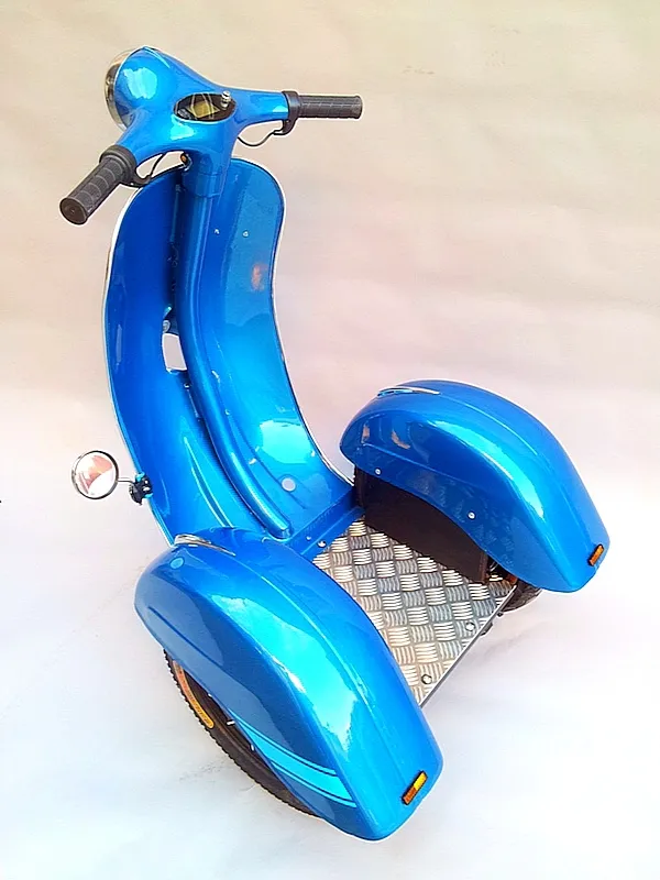 Gambar Doraemon Lucu Naik Vespa
