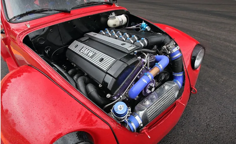 VW Beetle bermesin depan