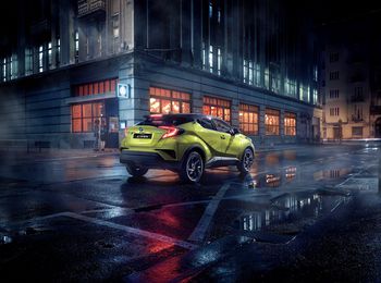 Toyota C-HR Lime Neon (Carscoops) 1