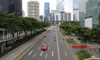 Volume kendaran turun mengurangi polusi di Jakarta