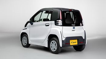 Sisi belakang Toyota C+pod (Toyota)