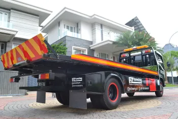 Sering Angkut Mobil Kontes Truk Towing Ini Ikut Ketularan Modifikasi Otosia Com