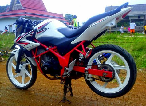 Honda CB150R Lebih Mentereng | Otosia.com