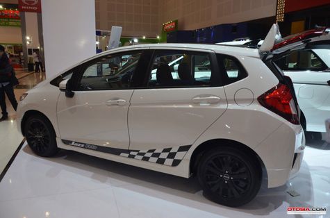 Honda Jazz RS Black Top Limited Edition Ada di Surabaya 