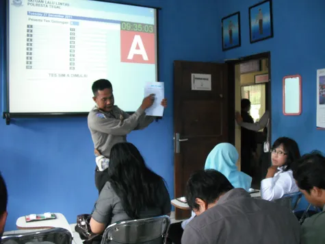 ujian buat soal sim jawaban dan Nanti 'Contekan' di Ujian Bisa SIM Website Dilihat