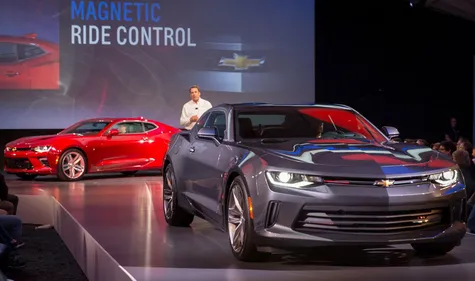 Camaro Vs Mustang >> Resmi Dirilis, Racikan Baru Chevrolet Camaro 2016 Makin ... Camaro Vs Mustang >> Resmi Dirilis, Racikan Baru Chevrolet Camaro 2016 Makin ...