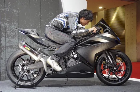HOT! Honda CBR250RR Concept Menampakkan Diri  Otosia.com