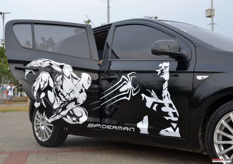  Hyundai  i20 Dipermanis Spiderman dan Superman Otosia com