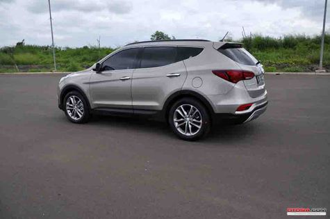 Hyundai Indonesia Bocorkan SUV New Santa Fe 2016  Otosia.com