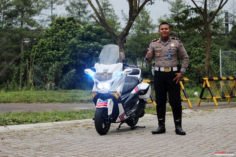 Yamaha N-Max Modifikasi Motor Polisi  Otosia.com