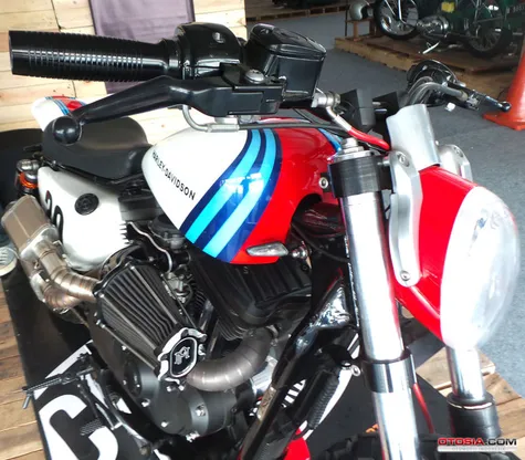 Harley Davidson Sportster 883 Martini Racing  Otosia.com