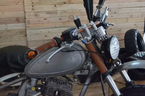 Imajinasi Liar Berbuah Mega Pro Chopper  Otosia.com