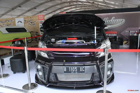 Toyota Alphard Limosin 'Si Raja Judi'  Otosia.com