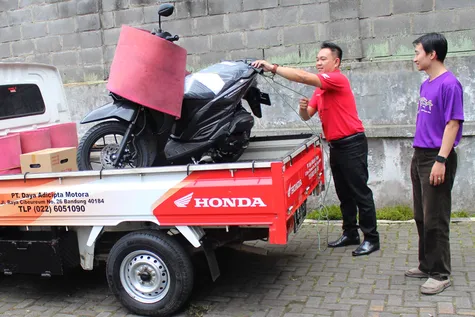 Inilah Ragam Cerita Delivery Man Antar Motor Baru ke Konsumen 