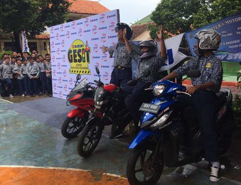 Suzuki Gesit Ajak Pelajar Jadi Pengendara Pintar Otosia Com