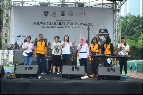 Saat Car Free Day, Polwan Ajak Masyarakat Diskusi Lalu 