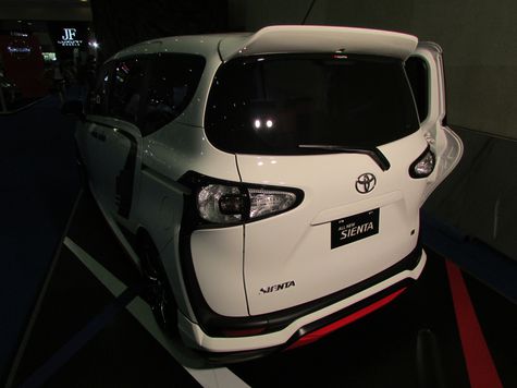 Modifikasi Toyota Sienta Aura Sporti Elegan  Otosia.com