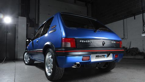 Sang Ayah Dan Anak Miliki Dua Peugeot 205 Gti Sekaligus | Otosia.com