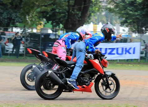 Suzuki Bursa Otomotif Sunter 52 Photos Automotive Dealership