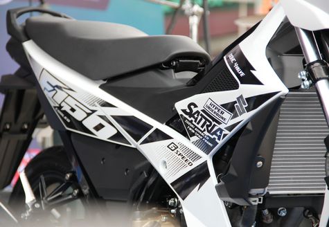 Sering Ganti Stiker Suzuki Satria Masih Laris Otosia Com