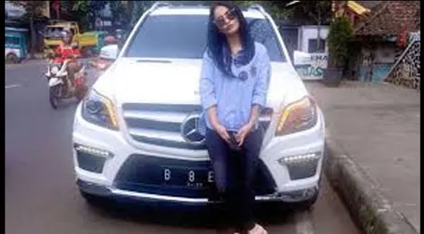 Deretan Mobil Mewah Artis Jennifer Dunn Otosia com Deretan Mobil Mewah Artis Jennifer Dunn Otosia com