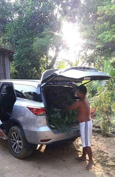 Kocak 5 Kelakuan Nyeleneh Orang Kaya pada Mobil 