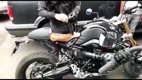 Gaya Keren Penampilan Ariel  Noah  Tunggangi BMW  R NineT 