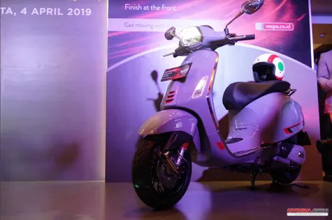 Vespa Rilis Primavera Dan Sprint Baru Berikut Daftar Harganya Otosia 