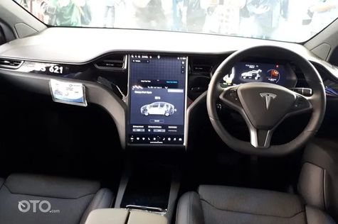 Tesla Model X Interior