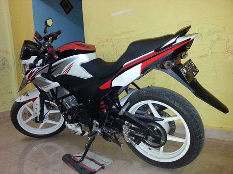 4 Ide Kreatif Jadikan CB150R Jadi Lebih Sport Fighter 