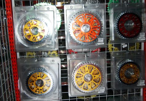 Dualizmo, Gear Motor Stylish Campuran Besi dan Aluminium 