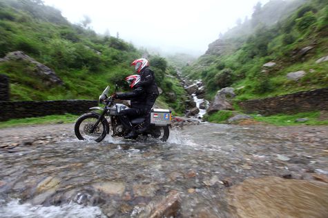 Naik Motor Dibonceng Jangan Lupakan Peran Ini Otosia Com