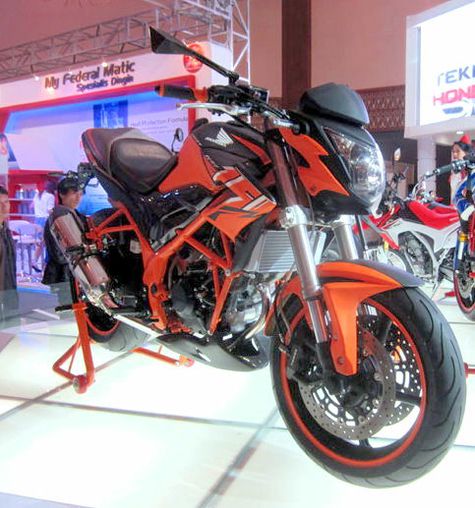 Modifikasi Honda CB150R Dari Limbah Moge  Otosia.com