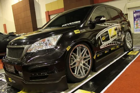 10 Modifikasi SUV Macho di HIN Surabaya 2013  Otosia.com