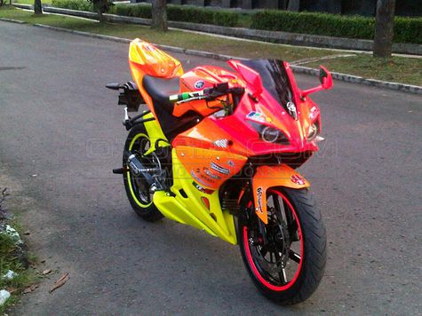 Tampil Mencolok Modifikasi Yamaha Vixion Rasa YZF R150 