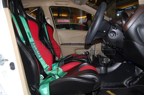 Modifikasi Penuh Warna Honda Brio Geisha  Otosia.com