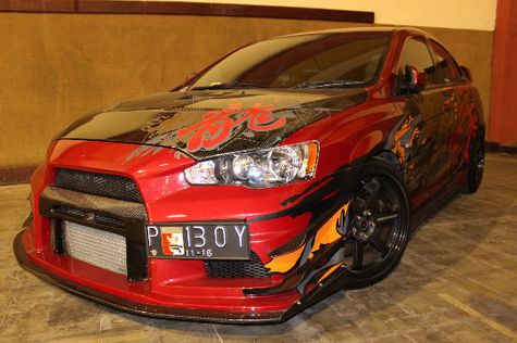 18 Sedan Paling Hot di HIN Surabaya 2013  Otosia.com