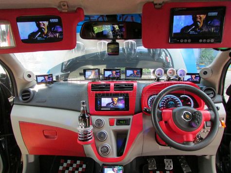 Aura Rally di Daihatsu Sirion Penggila Multimedia  Otosia.com