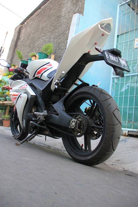 5 Revolusi Yamaha Vixion Tampil YZF R125  Otosia.com