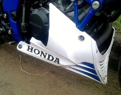 4 Kreasi Buat CB150R Minimalis Manis Otosia.com 4 Kreasi Buat CB150R Minimalis Manis Otosia.com