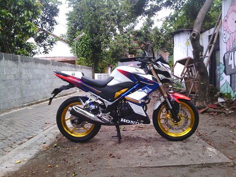 5 Bagian Kreatif Modifikasi Honda CB150R  Otosia.com