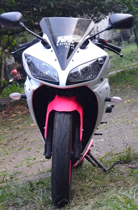 6 Sisi Yamaha Vixion Tampil Layaknya R15 V.1  Otosia.com