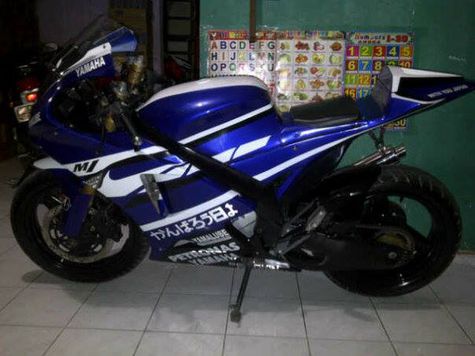 Yamaha Vixion Gaya YZF M1 di Lego Rp 30 juta Otosia com