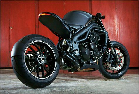 Modif Triumph Speed Triple ala Black Magic  Otosia.com